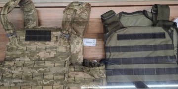 Правоохоронці виявили тернополянина, який продавав бронежилети, ввезені із США як гуманітарна допомога