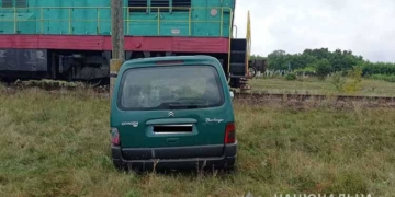 ДТП на Тернопільщині, – автомобіль потрапив під поїзд