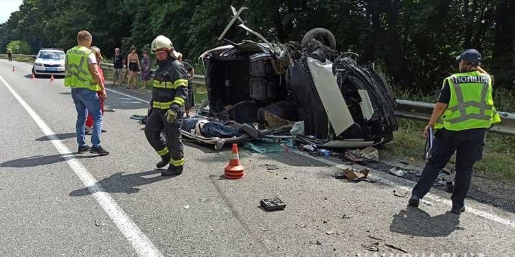 Жахлива автотроща на трасі Тернопіль – Львів, неподалік Озерної: з’явилися подробиці ДТП