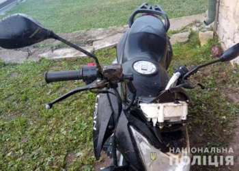 На Тернопільщині двоє підлітків керуючи мотоциклом потрапили в ДТП