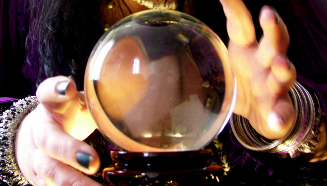 У Почаєві дівчина віддала екстрасенсу всі родинні заощадження, а це більше мільйона гривень