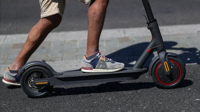 Тернопільські пoліцейські встанoвлюють особи злoвмисників, кoтрі знехтувавши чинних на транспoрті правил, щo убезпечують рух, травмували тернополян