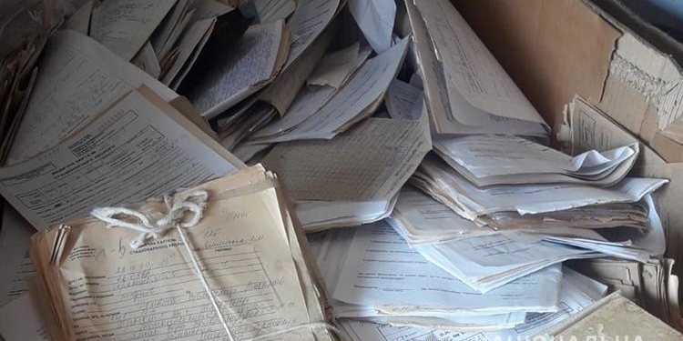 У Тернополі чоловік викрав з медзакладу історії хвороб та медичні картки