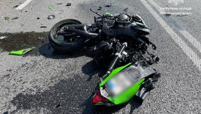 У критичному стані: в жахливу автотрощу потрапив депутат Тернопільської облради