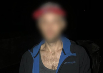 Наркотики та холодна зброя, – у центрі Тернополя пасажир таксі здивував патрульних