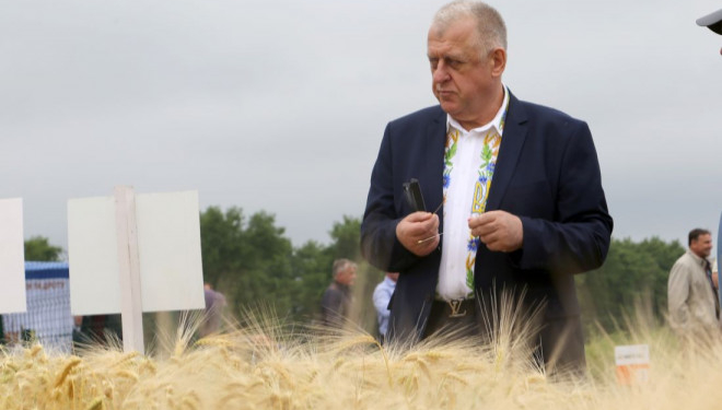 «Робимо все, щоб Україна була з хлібом, а армія – нагодована», – аграрій Петро Гадз (відео)