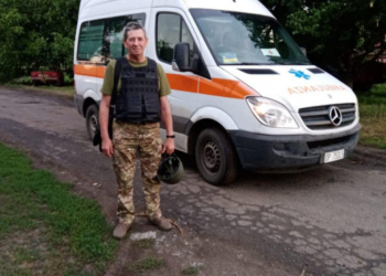 Автівки, ноші та мобільні ліжка від «Української команди» вже поїхали до військових медиків зі Зборівщини