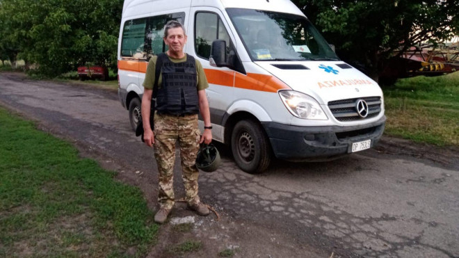 Автівки, ноші та мобільні ліжка від «Української команди» вже поїхали до військових медиків зі Зборівщини