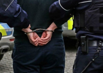 Під час патрулювання на вулиці Поліській у Тернополі інспектори виявили росіянина з набоями і наркотиками