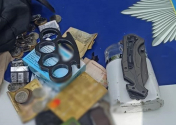 У Тернополі на вулиці Новий Світ інспектори роти тактико-оперативного реагування затримали чоловіка зі зброєю