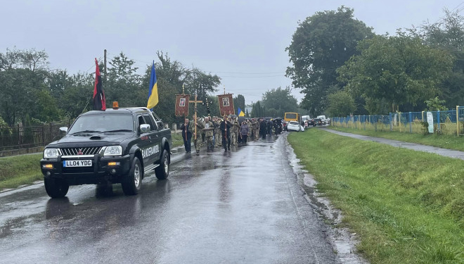 На Тернопільщині в останню путь провели 29-річного Героя: він не дожив до свого 30-річчя декілька тижнів