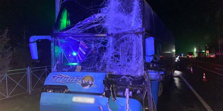 У Тернополі на вулиці Будного трапилося ДТП: зіткнулися автобус і фура