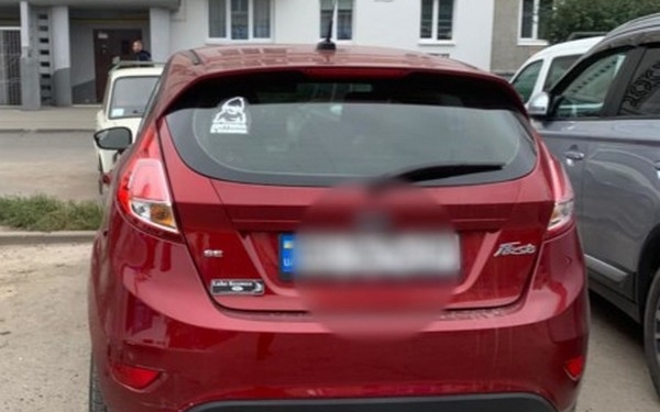 У Тернополі розшукують свідка ДТП, який залишив записку про авто винуватця