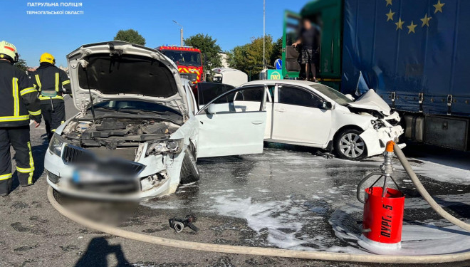 На виїзді з міста Тернополя, на автодорозі М-30, неподалік 154 км, сталася ДТП з потерпілими, – рух транспорту ускладнено