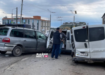 Масштабна ДТП: 6 авто зіткнулися у Тернополі