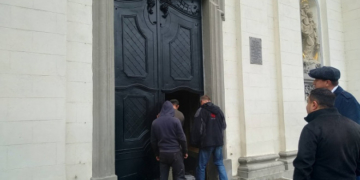 У Тернопільську «Катедру» повернули відреставровані двері