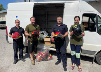 Микола Люшняк разом з іншими благодійниками передав шоломи тернопільським рятувальникам