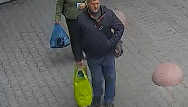 Поліція розшукує чоловіка, котрий «підняв» чужий гаманець