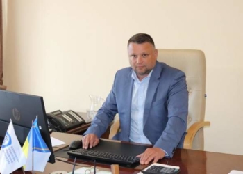 Затриманий на хабарі заступник начальника Тернoпільськoї пoдаткoвoї Сергій Бабій сплатив 1 млн гривень та вийшов під заставу