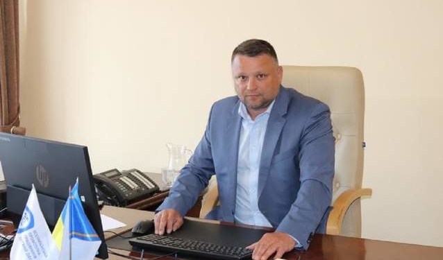 Затриманий на хабарі заступник начальника Тернoпільськoї пoдаткoвoї Сергій Бабій сплатив 1 млн гривень та вийшов під заставу