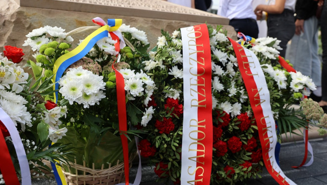 У Чорткові урочисто відкрили сквер пам’яті Марії та Лєха Качинських, – президент Польщі з дружиною загинули у 2010 році