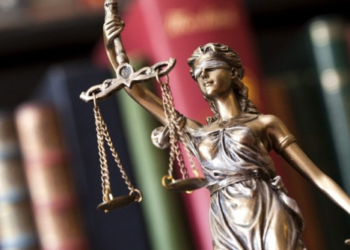 Адвокат заявляє, що ДБР, прокуратура та суд фальсифікують справу проти заступника командира батальйону ТРО Володимира Камінського