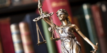 Адвокат заявляє, що ДБР, прокуратура та суд фальсифікують справу проти заступника командира батальйону ТРО Володимира Камінського