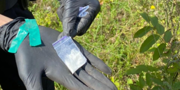 У Тернополі на вулиці Поліській ТОРівці затримали «закладника», – побачивши поліцейських, чоловік кинувся навтьоки