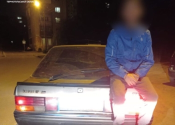 Кермувальника з фальшивими документами виявили тернопільські патрульні