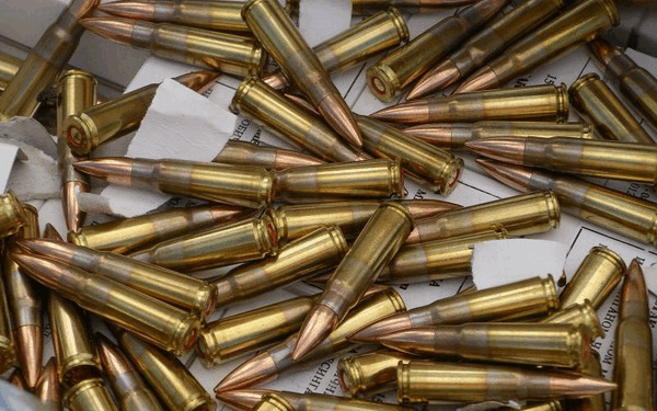 В авто 25-річного жителя Зборова знайшли гільзи та набої до автомата Калашникова