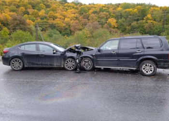 На Тернопільщині ДТП, – “лоб в лоб” зіткнулися дві автівки, є потерпілі