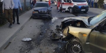 У Чорткові на вулиці Гончара відбулося зіткнення автомобілів «Daewoo Sens» та «BMW-323»