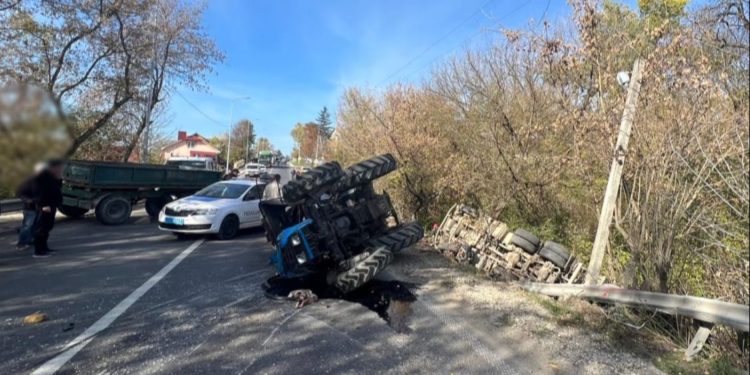 Карколомна ДТП сталася на Тернопільщині зіткнулися фура і трактор