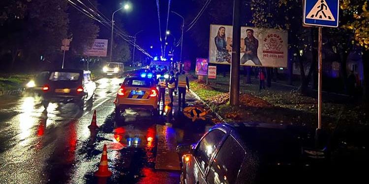 У Тернополі на вулиці Київській водій автомобіля Mazda на смерть збив пішохода