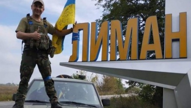 Боєць ЗСУ з Тернопільщини встановив над Лиманом синьо-жовтий прапор!