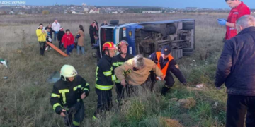 Поблизу Тернополя перекинувся рейсовий автобус з людьми