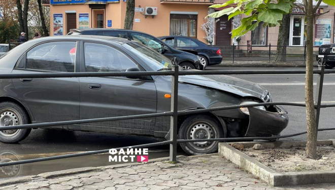 Потрійна ДТП у центрі Тернополя
