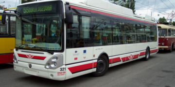 Поки влада Тернополя міняє громадський транспорт “у критичному стані” на “металобрухт” – сусідня область позбувається писклявих «Богданів»
