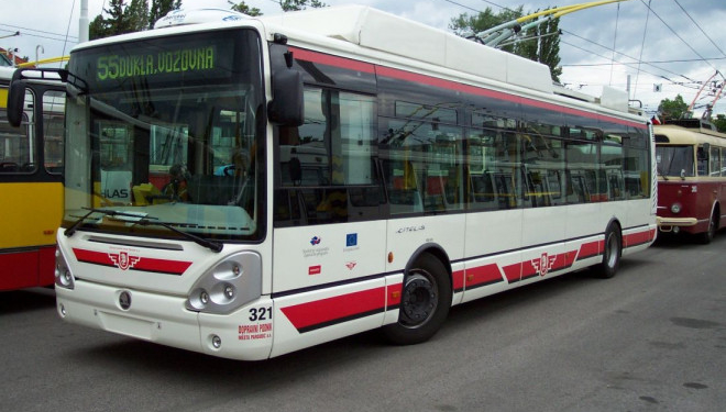 Поки влада Тернополя міняє громадський транспорт “у критичному стані” на “металобрухт” – сусідня область позбувається писклявих «Богданів»