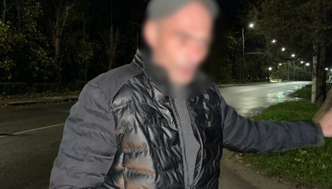 У Тернополі нетверезий водій буса, на вулиці Миру, протаранив припарковані авто