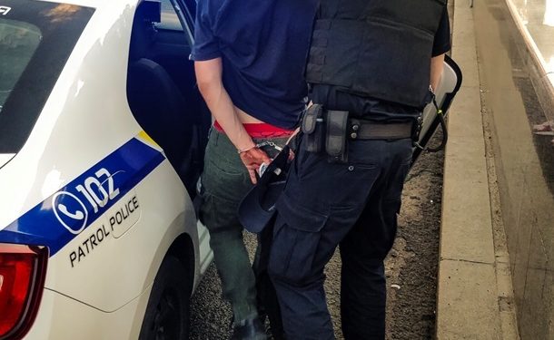 У Тернополі нетверезий водій побив поліцейського при затриманні