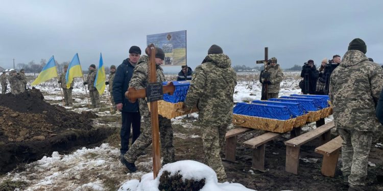 На Тернопільщині перепоховали десятьох захисників України