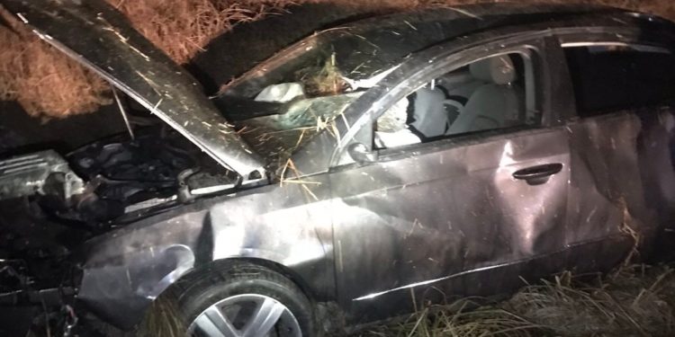 У с. Ренів Залозецької територіальної громади автомобіль злетів з дороги у ставок: водій загинув на місці