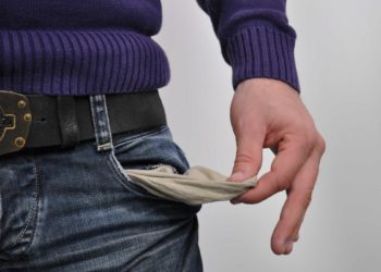 У Борщеві 39-річний чоловік обікрав 29-річного товариша поки той спав після спільної гулянки