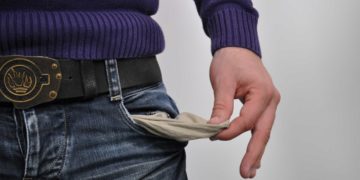 У Борщеві 39-річний чоловік обікрав 29-річного товариша поки той спав після спільної гулянки