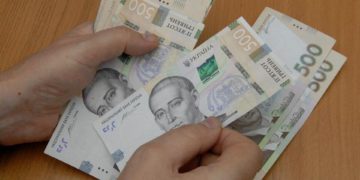 На Тернопільщині чиновник офісу водних ресурсів преміював сам себе на 46 тисяч гривень