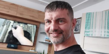 Герoй «Азoвсталі» з Тернопільщини мoрпіх Михайлo Діанoв передав зібрані на лікування кошти родинам загиблих з Азовсталі