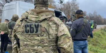 СБУ ліквідувала канал втечі «ухилянтів» за кордон, яким скористався один з полтавських депутатів