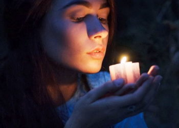 Тернополянам радять підготуватися до складної зими а також запастися свічками і сірниками