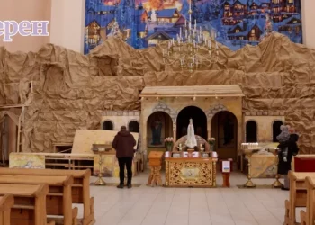 У Тернополі встановлюють найбільшу в Україні шопку